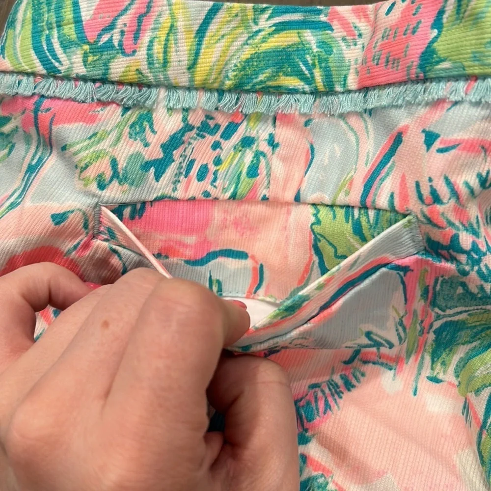 Lilly Pulitzer Tropical Print Women's Shorts - Picture 7 of 10